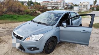 Ford Focus 2010-thumb-2