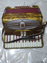 VINTAGE Serenelli Accordion 24 - Ακορντεόν