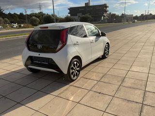 Toyota Aygo 2020 1.0 X-PLAY TOUCH-thumb-5
