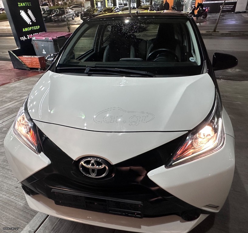 Toyota Aygo (X) '18 X city Bi tone