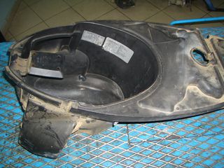 ΠΛΑΣΤΙΚΑ PIAGGIO CARNABY 125-thumb-1