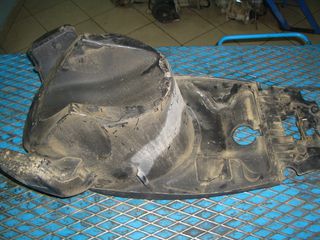 ΠΛΑΣΤΙΚΑ PIAGGIO CARNABY 125-thumb-2