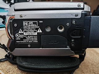 JVC everio-thumb-5