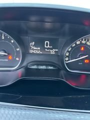 Peugeot 2008 2016-thumb-11