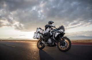 CFmoto 700 MT 2026 ΕΤΟΙΜΟΠΑΡΑΔΟΤΟ ΜΕ ΔΩΡΟ ΤΡΙΒΑΛΙΤΣΟ-thumb-11