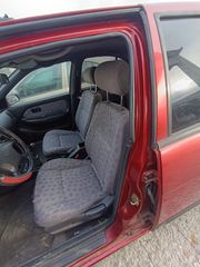 Nissan Almera 1996-thumb-14