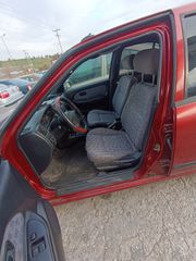 Nissan Almera 1996-thumb-16