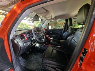 Jeep Renegade 2016 Trailhawk Anniversary special edition-thumb-9
