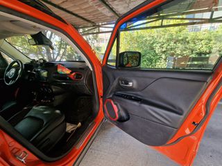 Jeep Renegade 2016 Trailhawk Anniversary special edition-thumb-13