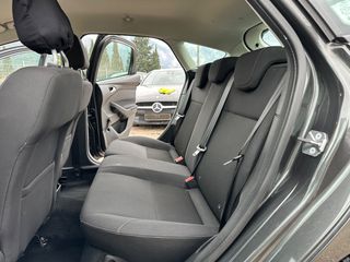 Ford Focus 2017-thumb-40