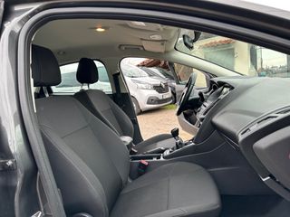 Ford Focus 2017-thumb-15