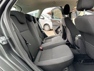 Ford Focus 2017-thumb-17