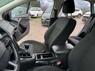 Ford Focus 2017-thumb-31