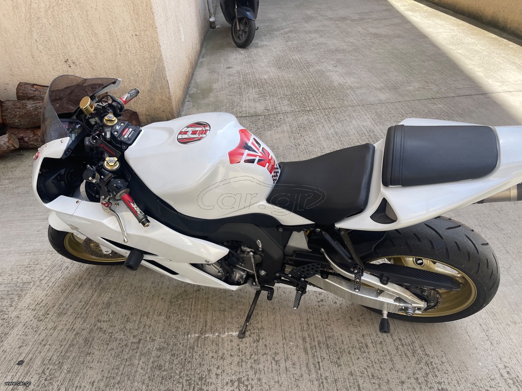 Honda CBR 1000RR 2005 FIREBLADE