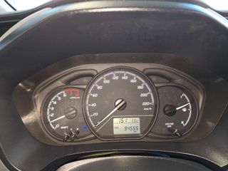Toyota Yaris 2018-thumb-27