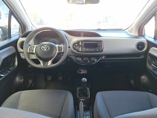 Toyota Yaris 2018-thumb-24