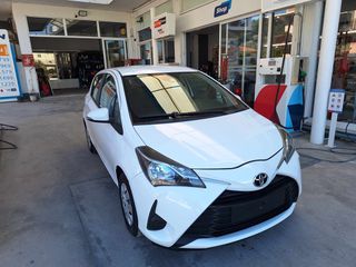Toyota Yaris 2018-thumb-11