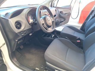 Toyota Yaris 2018-thumb-29