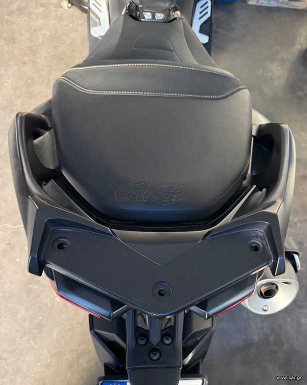ΧΕΙΡΟΛΑΒΗ ΜΕ ΒΑΣΗ ΒΑΛΙΤΣΑΣ TMAX 530 DX