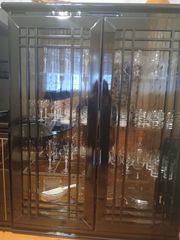 Σύνθετο και έπιπλο τηλεόρασης