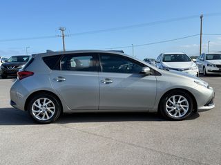 Toyota Auris 2016-thumb-2