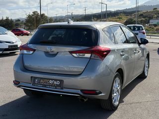 Toyota Auris 2016-thumb-5
