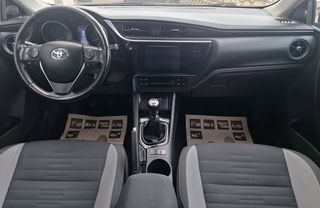Toyota Auris 2016-thumb-8