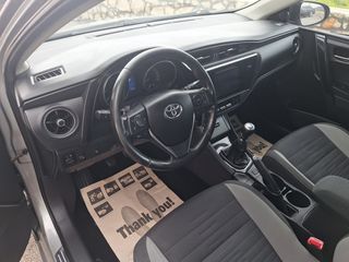 Toyota Auris 2016-thumb-9
