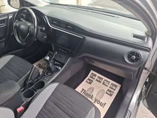Toyota Auris 2016-thumb-10