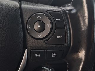 Toyota Auris 2016-thumb-16