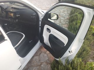 Renault Twingo 2019 0.9 TCe Intens Full Extra-thumb-13