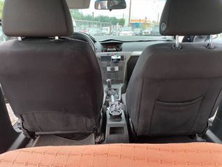 Opel Astra 2007-thumb-10