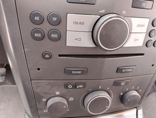 Opel Astra 2007-thumb-11
