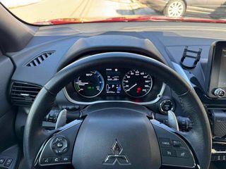 Mitsubishi Eclipse Cross 2022 Plug-In Hybrid INTENSE 4WD-thumb-9