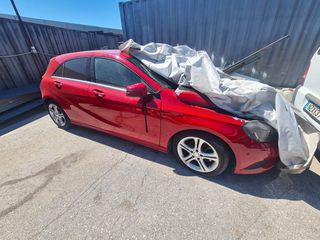 Mercedes-Benz A 180 2014 URBAN-thumb-2