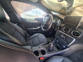 Mercedes-Benz A 180 2014 URBAN-thumb-3