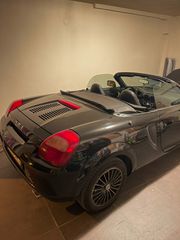 Toyota MR 2 2003