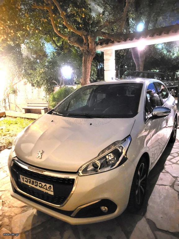 Peugeot 208 '17 1.6 BlueHDi100 - Full Extra