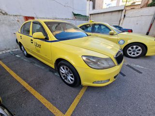 Skoda Octavia 2011-thumb-1
