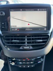 Peugeot 208 2018 `1,2 Pure Tech Allure 110ps AUTOMATO-thumb-19