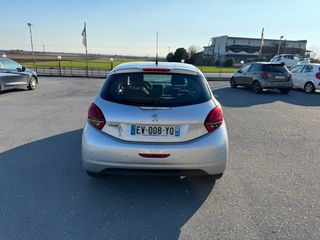 Peugeot 208 2018 `1,2 Pure Tech Allure 110ps AUTOMATO-thumb-4