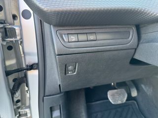 Peugeot 208 2018 `1,2 Pure Tech Allure 110ps AUTOMATO-thumb-10