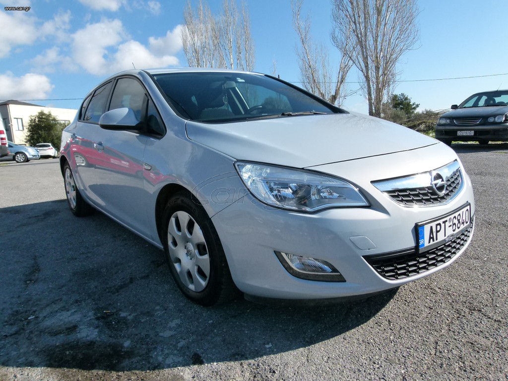 Opel Astra '12 p-j