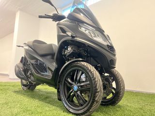 Piaggio MP3 300 2023 BLACK EDITION