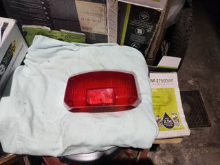Κρύσταλλο πίσω φανού για SUZUKI GSX750E-1100E
