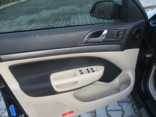 Skoda Octavia 2008-thumb-12