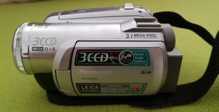 Panasonic GS 300 / Κάμερα + Τρίποδο / Σχεδόν Καινούργια / Προσφορά από 1.100 ευρώ !!!