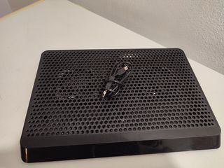 ΒΑΣΗ LAPTOP