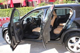Volvo XC40 2020 ΜOMENTUM GEARTRONIC D3 2.0cc 150ps *ΓΡΑΜΜΑΤΙΑ*-thumb-25