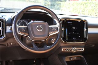 Volvo XC40 2020 ΜOMENTUM GEARTRONIC D3 2.0cc 150ps *ΓΡΑΜΜΑΤΙΑ*-thumb-31
